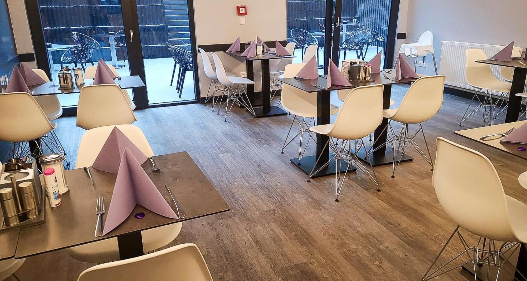 Hotel Plaza Design 4*
